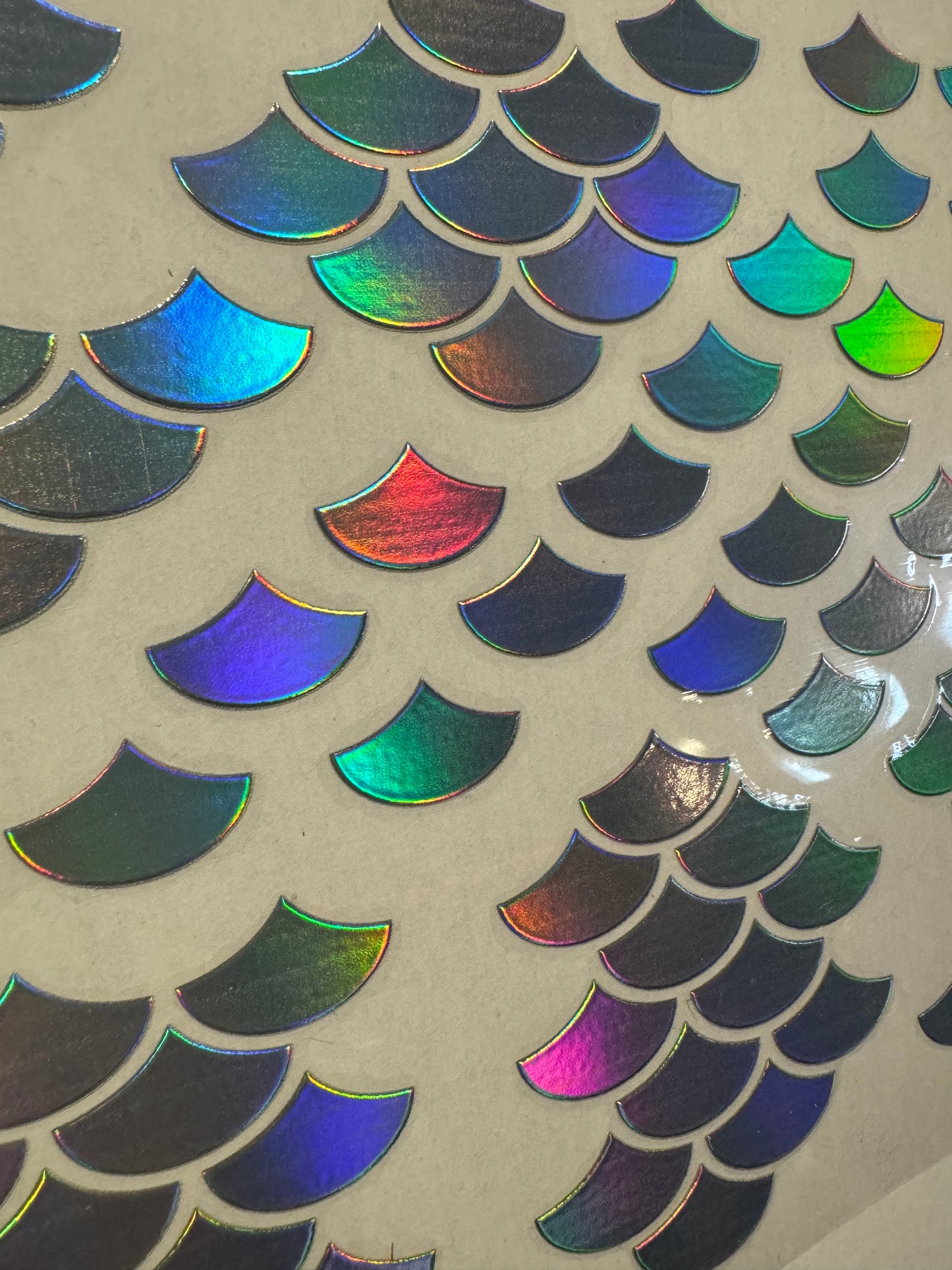 #20-HOLOGRAPHIC MERMAID SCALES